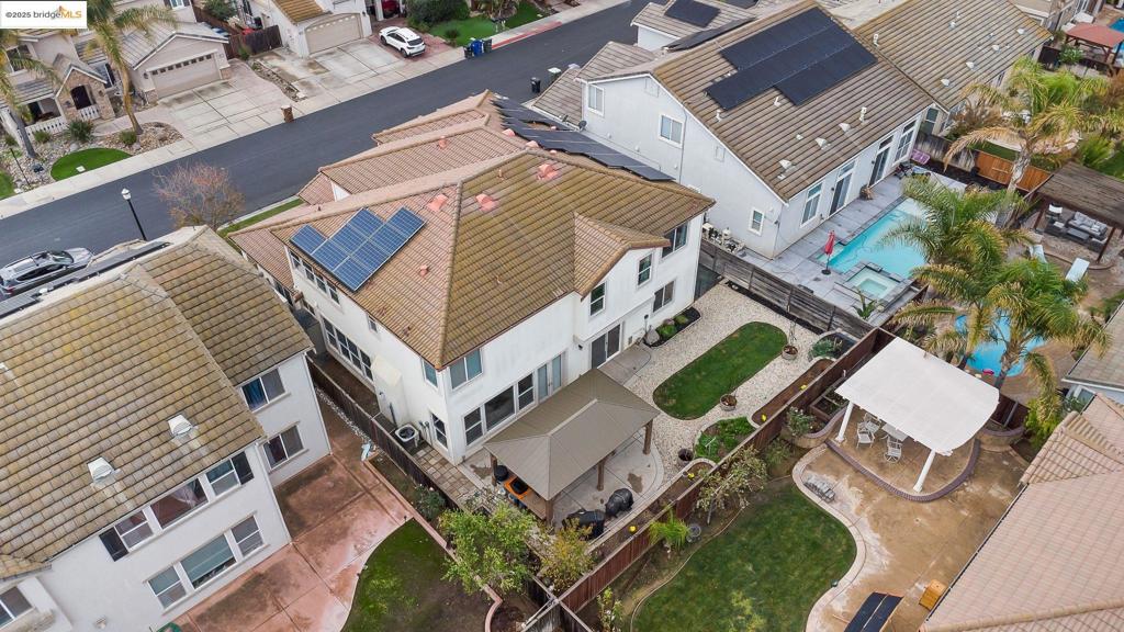 THE LAKES - Residential