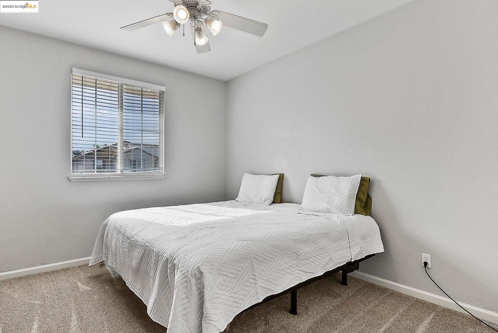 THE LAKES - Residential