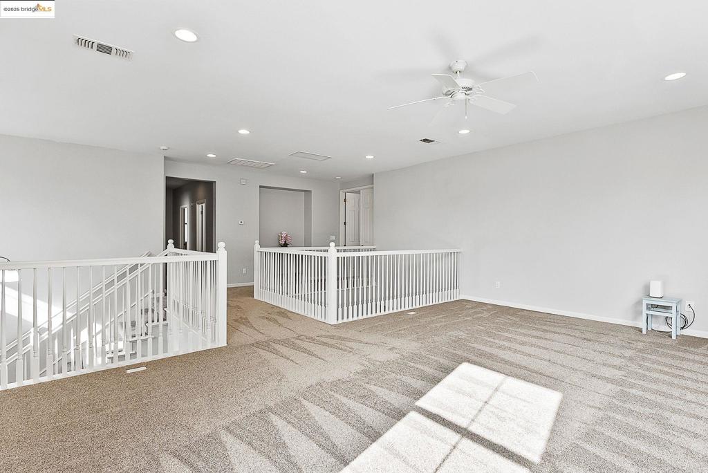 THE LAKES - Residential