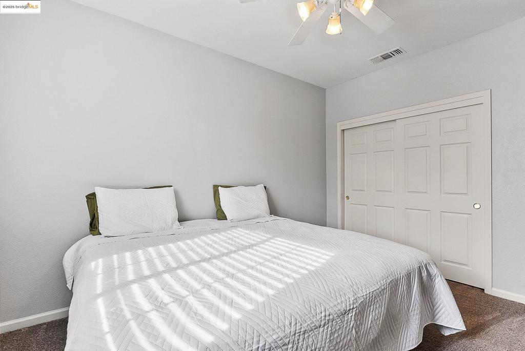 THE LAKES - Residential