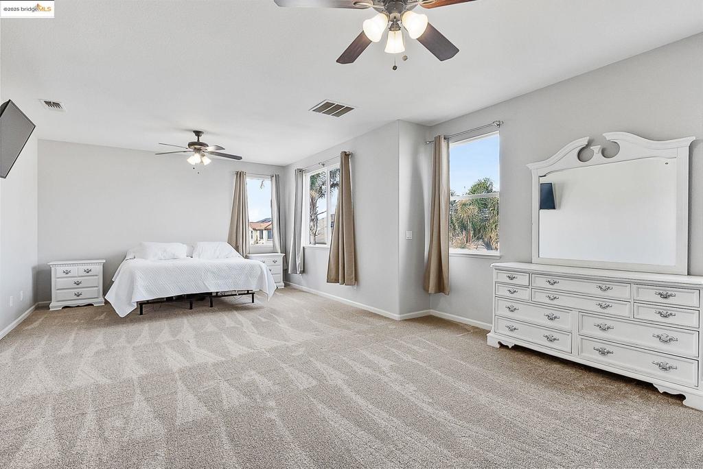 THE LAKES - Residential