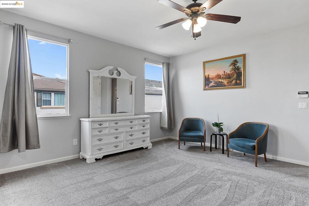 THE LAKES - Residential