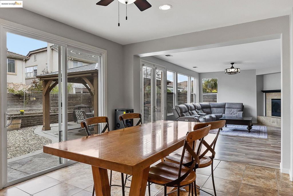 THE LAKES - Residential