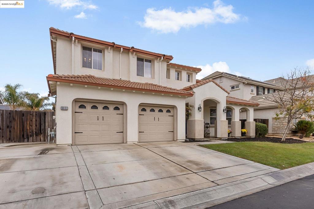 THE LAKES - Residential