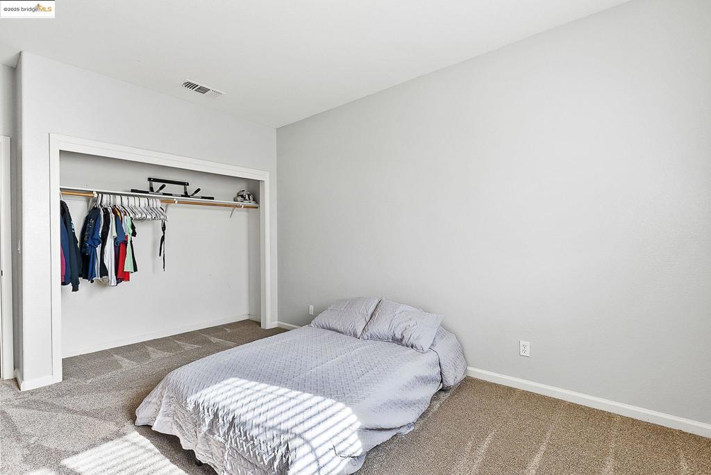 THE LAKES - Residential