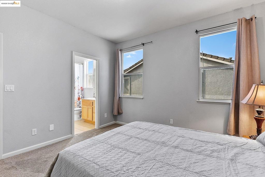 THE LAKES - Residential