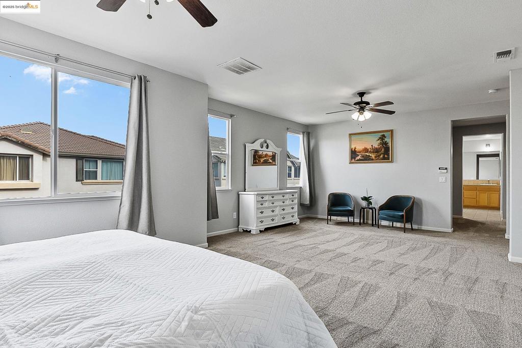 THE LAKES - Residential