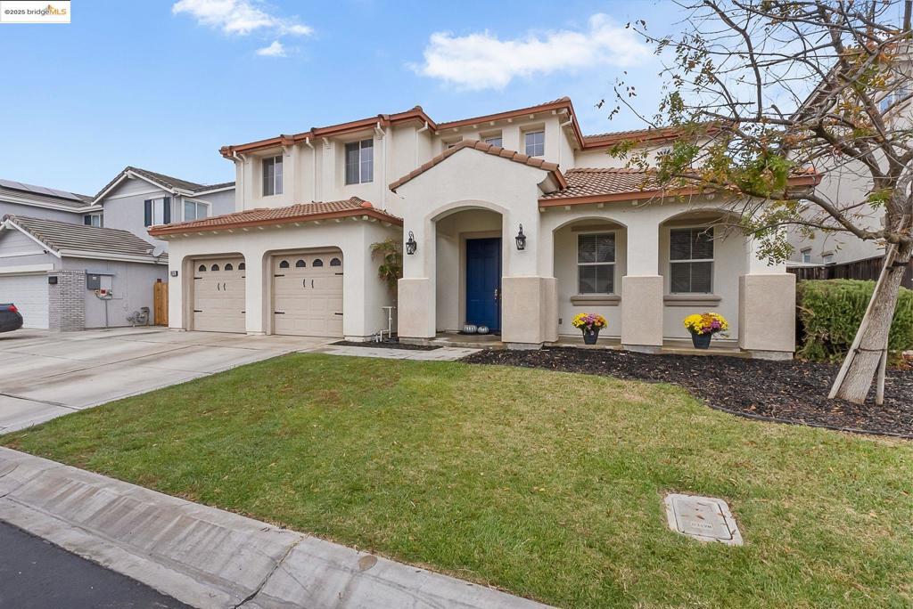 THE LAKES - Residential