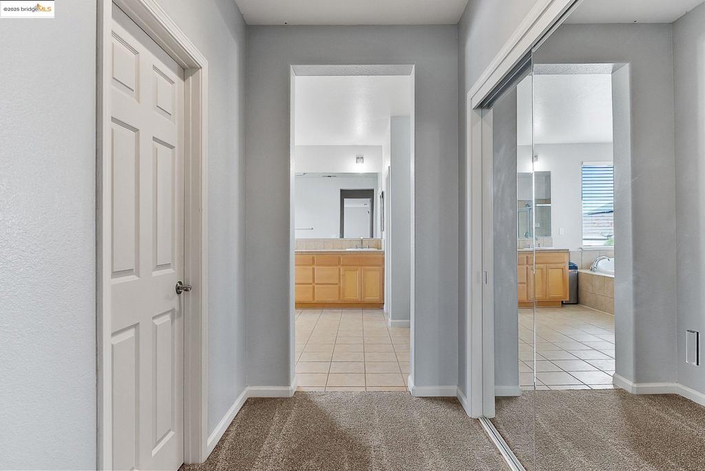 THE LAKES - Residential