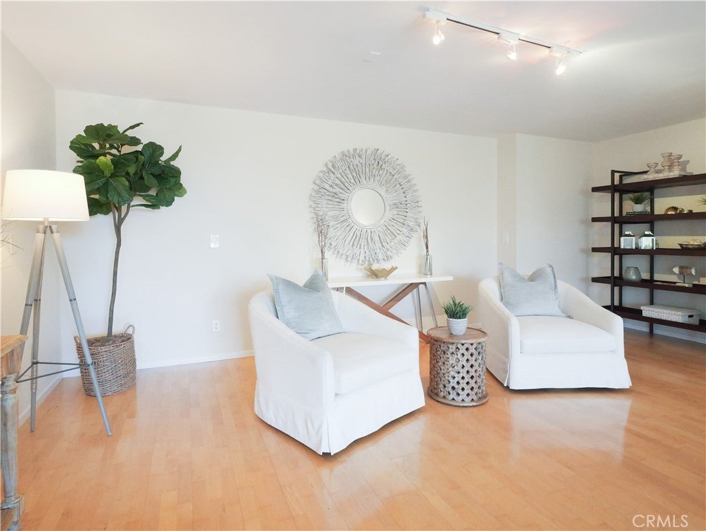 6526 Ocean Crest A215