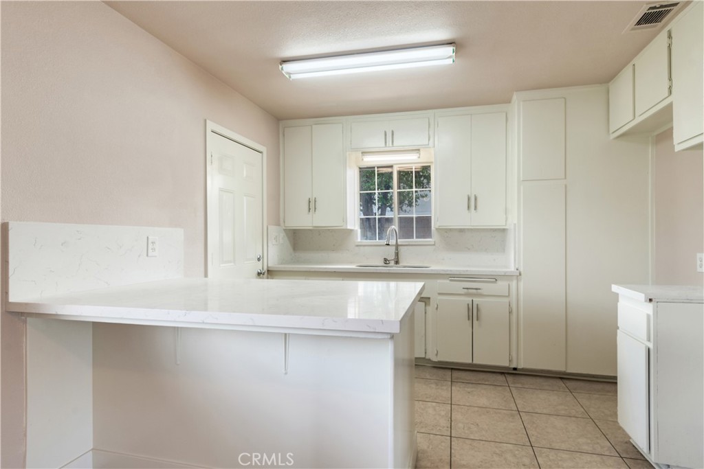 9645 Palmetto Avenue