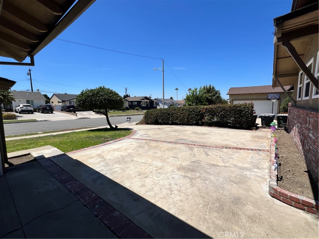 1135 W Coolfield Drive