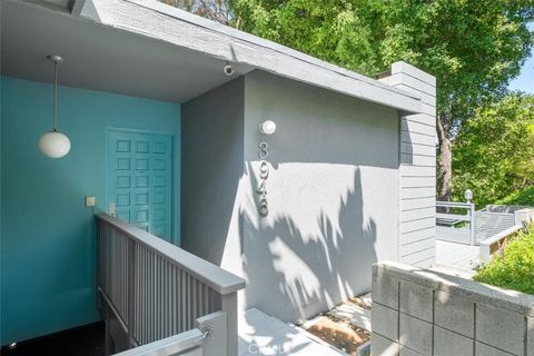 Photo of 3946 Alta Mesa Drive, Studio City, CA 91604 (MLS # SR26092300)