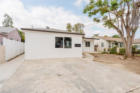 Photo of 18310 Gresham Street, Northridge, CA 91325 (MLS # SR26142532)