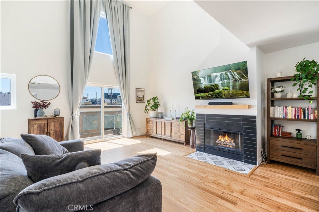 Photo of 3439 Keystone Avenue Ave #3, Los Angeles, CA 90034 (MLS # SR26194631)