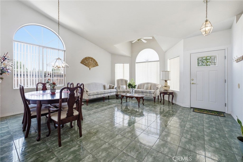 3581 Fernwood