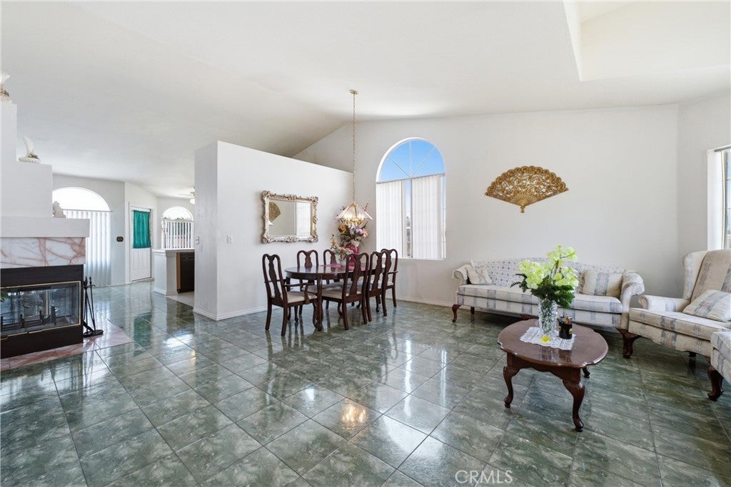 3581 Fernwood