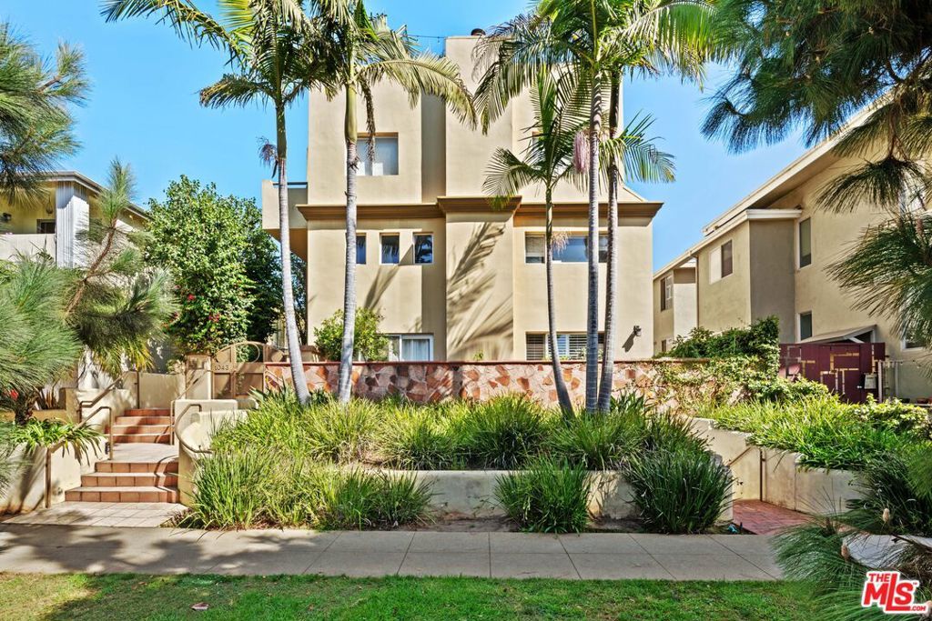 Photo of 1043 11th Street #3, Santa Monica, CA 90403 (MLS # 26662397)