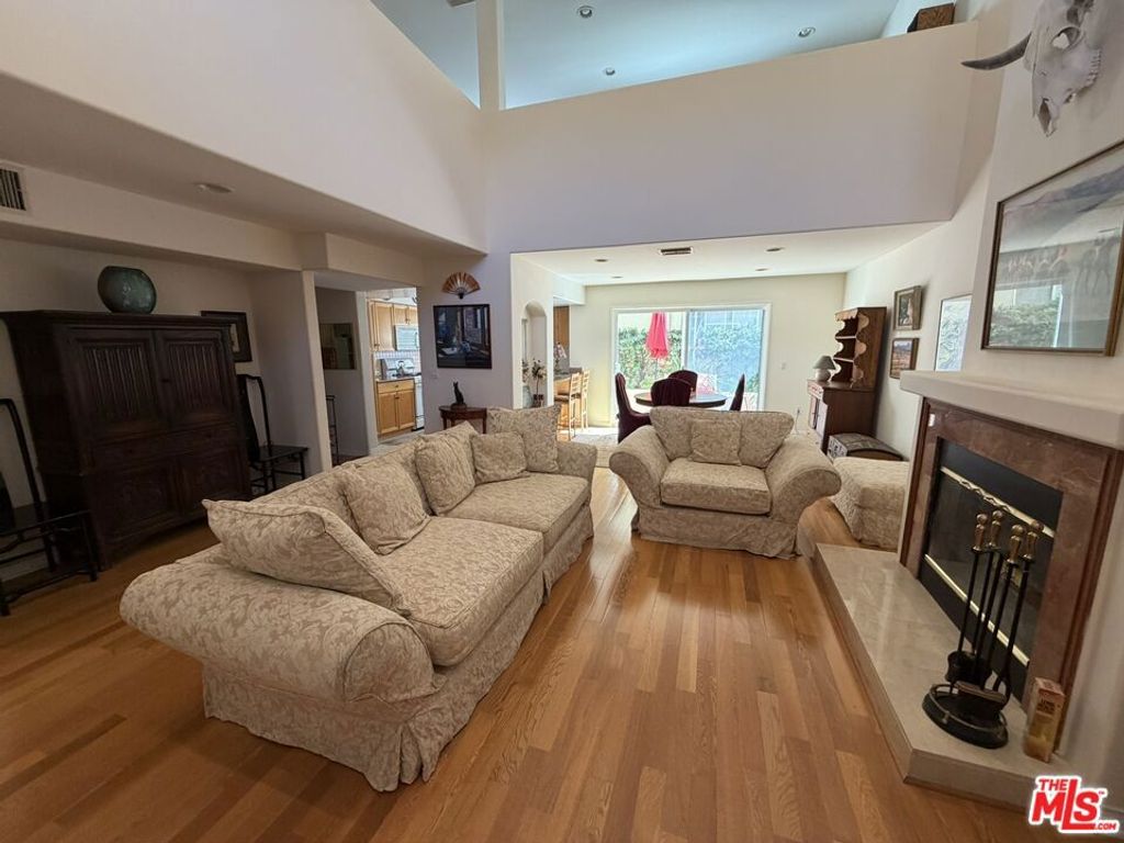 Photo of 1043 11th Street #3, Santa Monica, CA 90403 (MLS # 26662397)