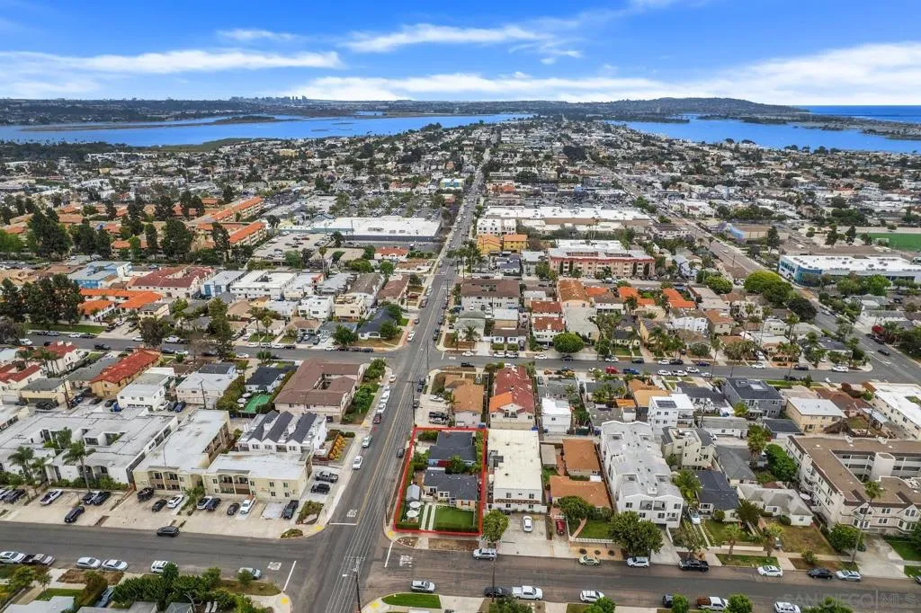 San Diego, California 92109, United States, 5 Bedrooms Bedrooms, ,3 BathroomsBathrooms,Residential,Active,189040