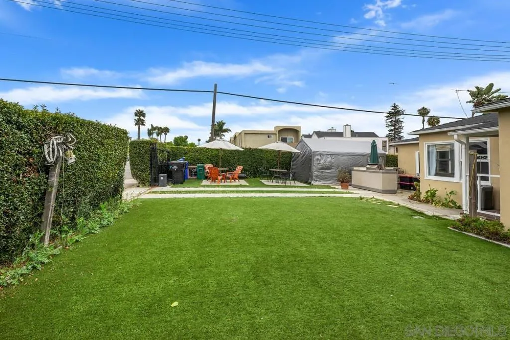 San Diego, California 92109, United States, 5 Bedrooms Bedrooms, ,3 BathroomsBathrooms,Residential,Active,189040