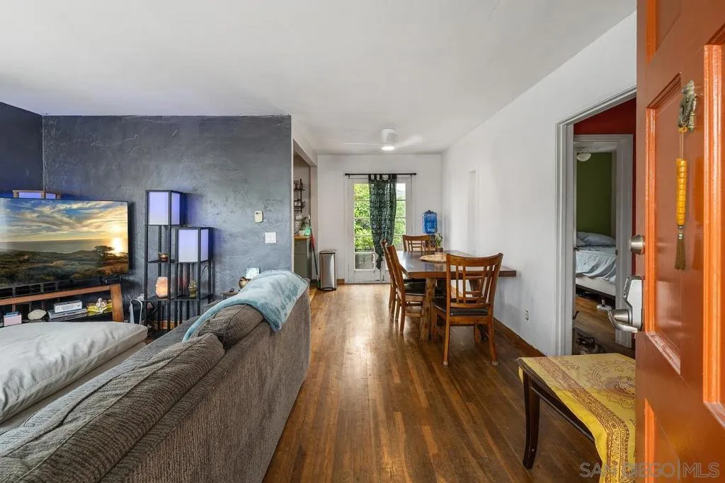 San Diego, California 92109, United States, 5 Bedrooms Bedrooms, ,3 BathroomsBathrooms,Residential,Active,189040