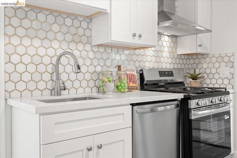 Tiny photo for 1261 1261 61St St St, Emeryville, CA 94608 (MLS # 41126328)