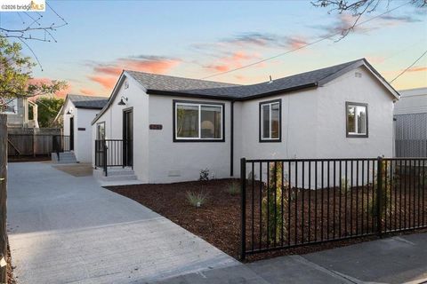 Tiny photo for 1261 1261 61St St St, Emeryville, CA 94608 (MLS # 41126328)
