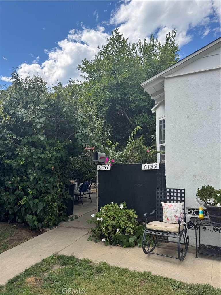 6137 Clybourn Avenue