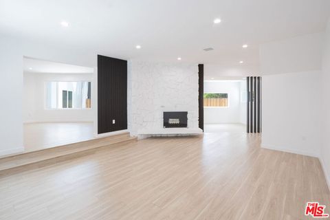Photo of 1346 N Stanley Avenue #1, Los Angeles, CA 90046 (MLS # 25583435) Photo of 1346 N Stanley Avenue #1, Los Angeles, CA 90046 (MLS # 25583435)
