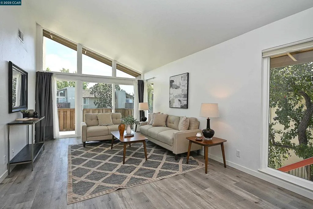 Pleasant Hill, California 94523, United States, 2 Bedrooms Bedrooms, ,2 BathroomsBathrooms,Residential,Active,187768