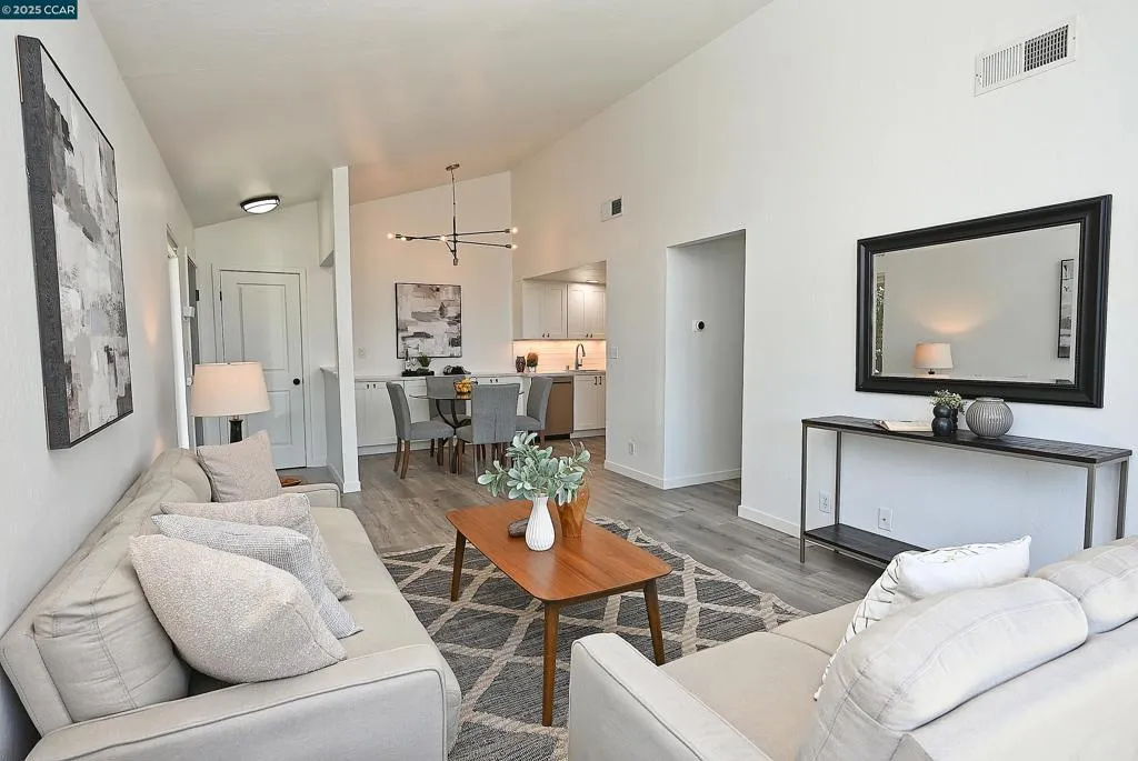 Pleasant Hill, California 94523, United States, 2 Bedrooms Bedrooms, ,2 BathroomsBathrooms,Residential,Active,187768