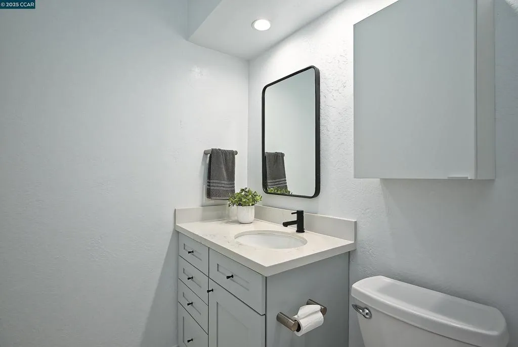 Pleasant Hill, California 94523, United States, 2 Bedrooms Bedrooms, ,2 BathroomsBathrooms,Residential,Active,187768