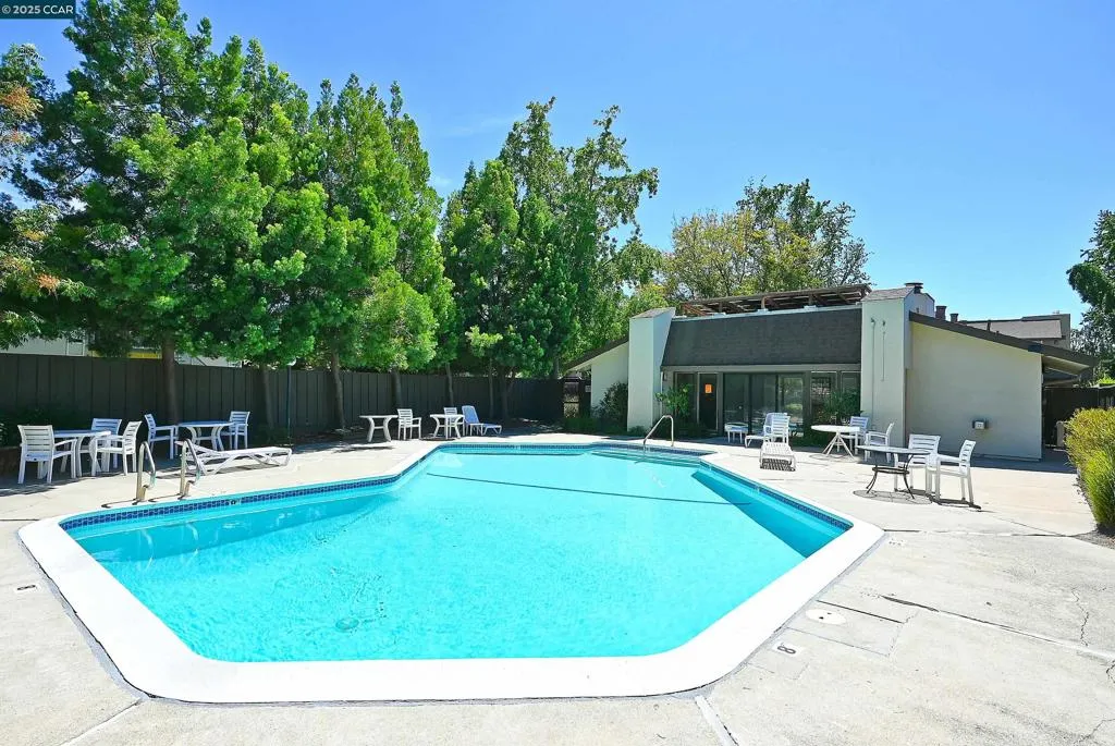 Pleasant Hill, California 94523, United States, 2 Bedrooms Bedrooms, ,2 BathroomsBathrooms,Residential,Active,187768