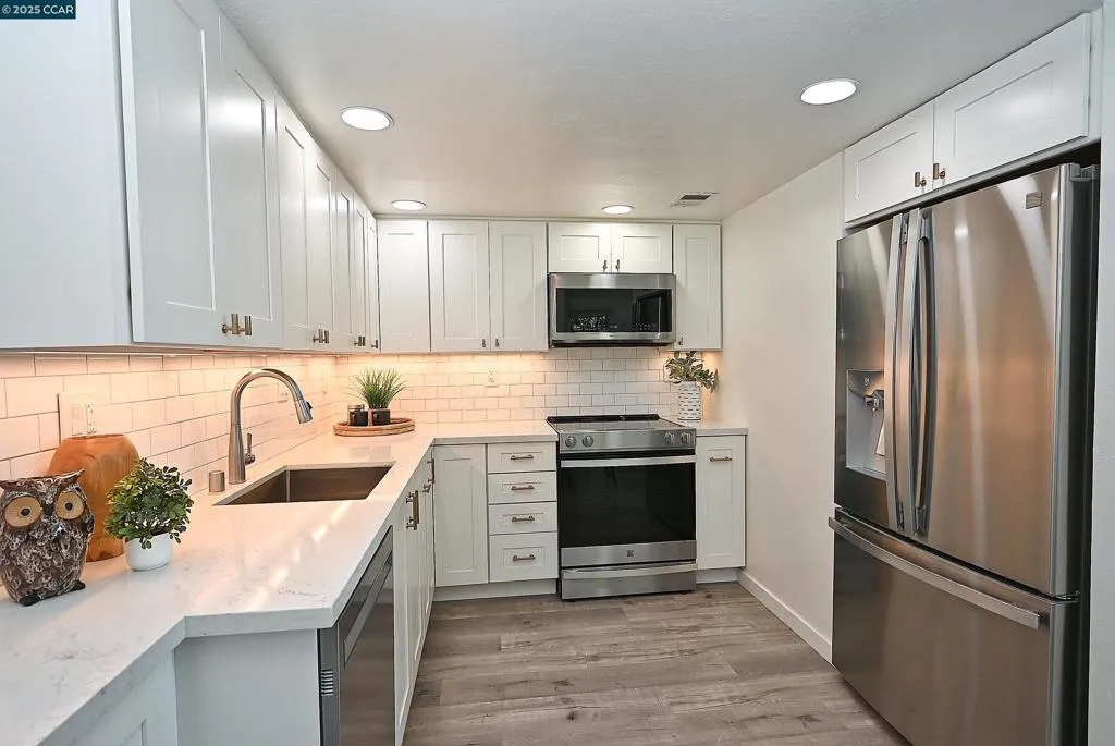 Pleasant Hill, California 94523, United States, 2 Bedrooms Bedrooms, ,2 BathroomsBathrooms,Residential,Active,187768