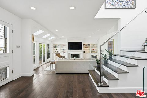 Photo of 13082 Mindanao Way #57, Marina Del Rey, CA 90292 (MLS # 26669091)