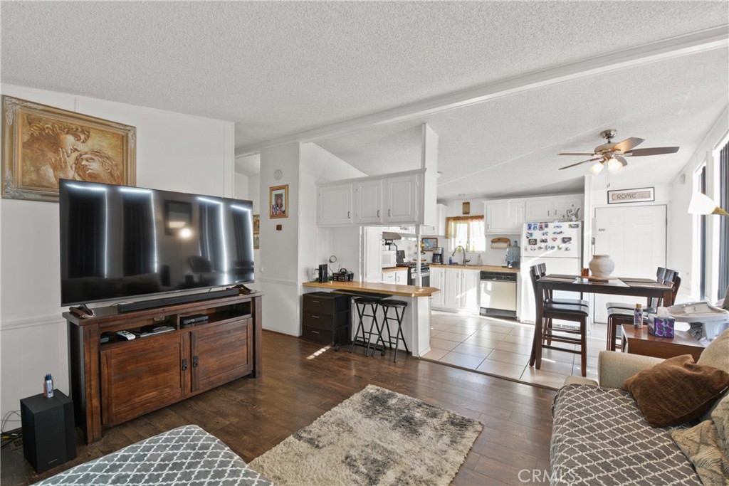 2191 Harbor Boulevard 7