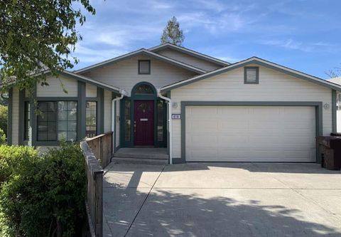 Photo of 619 Edwards Street, Crockett, CA 94525 (MLS # ML82030716)