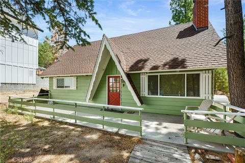 Photo of 653 Temple Ln, Big Bear Lake, CA 92315 (MLS # IG26069286)