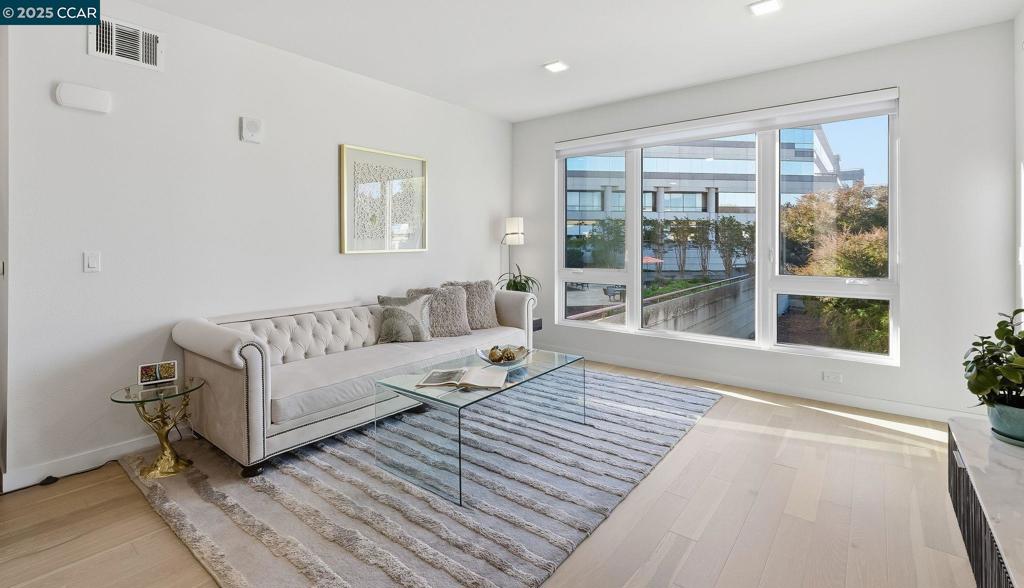 DOWNTOWN W.CREEK - Residential