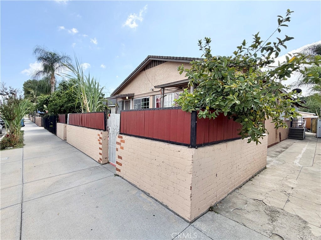 218 E 60th Street