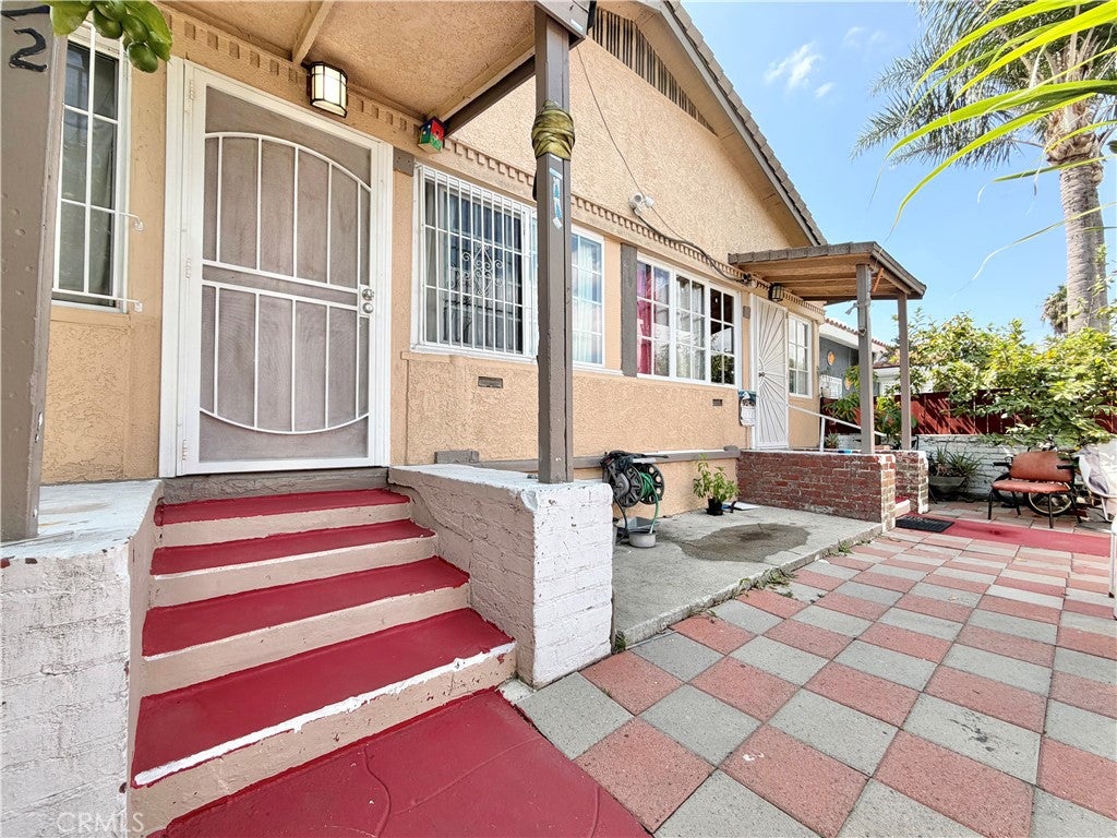 218 E 60th Street