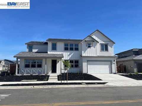 Photo of 1596 Strathaven Place Pl, Brentwood, CA 94513 (MLS # 41127664)