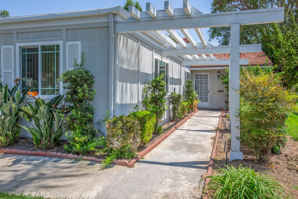 3219 Via Carrizo D