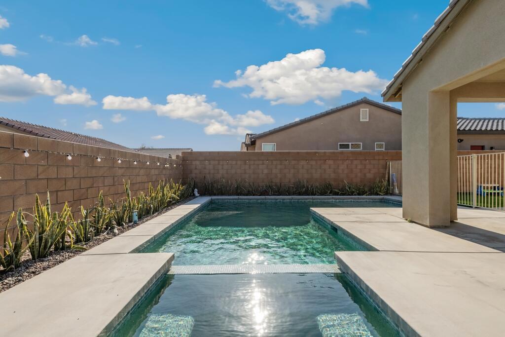 Agua Dulce - Residential