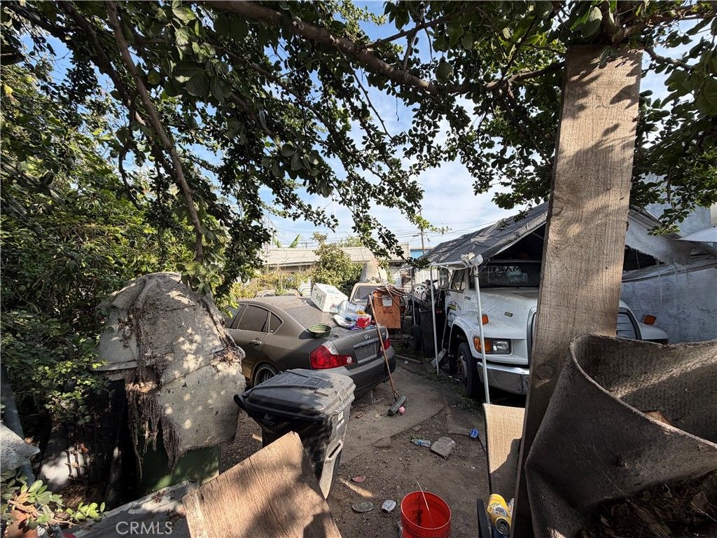 Photo of 8226 S Main St, Los Angeles, CA 90003 (MLS # DW25281886)