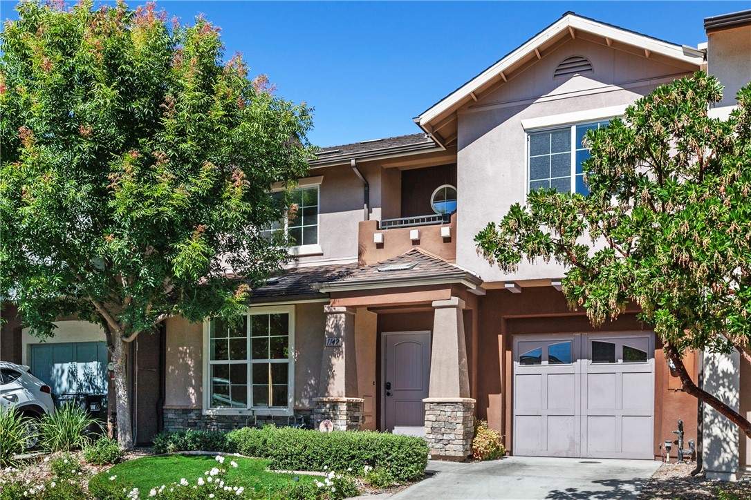 Spacious, Stylish, and a Standout Value!
Situated in Atascadero’s highly desirable Oakhaven Village, this beautifully updated home offers an exceptional blend of comfort, style, and outdoor living. With approximately 1,800 sq ft of bright, open living space, fresh interior paint and flooring, and thoughtful upgrades throughout, the home feels modern, inviting, and completely move-in ready.
The kitchen features granite countertops, stainless steel appliances, and convenient access to a private laundry room—all designed for both beauty and functionality. Upstairs, the expansive primary suite boasts a dual-sink vanity, soaking tub, separate shower, and a large walk-in closet. All three bedrooms include walk-in closets, and one features its own private balcony with peaceful views.
A designated upstairs area with built-in desk and seating provides the perfect additional office or study space—ideal for today’s flexible lifestyle needs.
The true highlight? A spacious and private backyard—rare at this price point. The fully fenced outdoor living area is ideal for dining, entertaining, gardening, or simply relaxing and enjoying the Central Coast lifestyle.
This spacious home is truly a must-see. For the price, space, and upgrades offered, it doesn’t get any better!