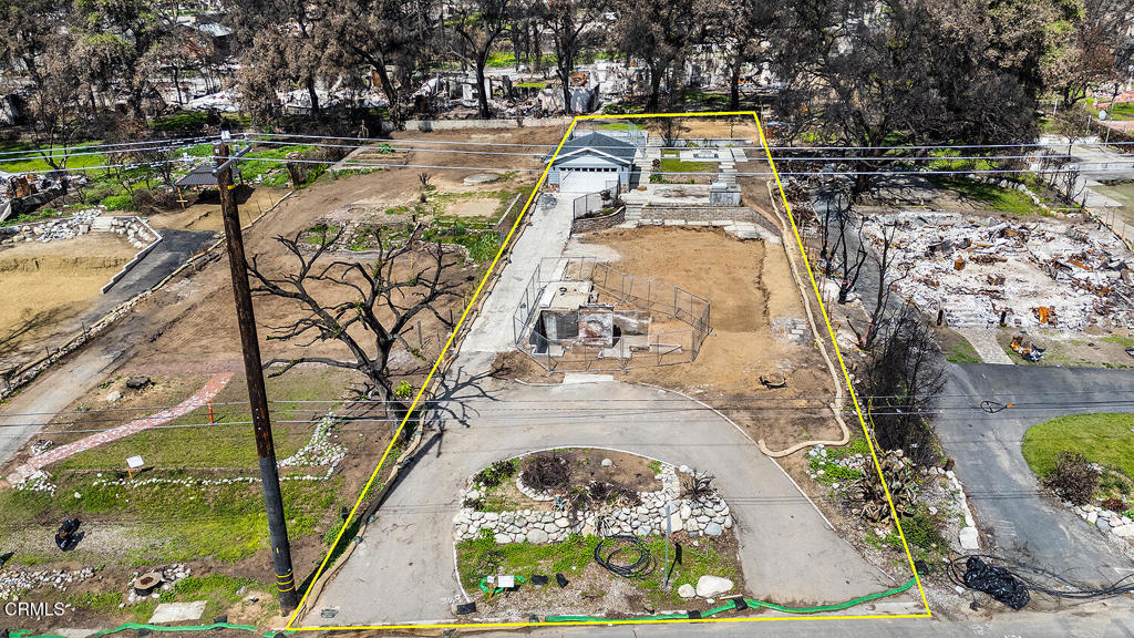 369 E Altadena Dr