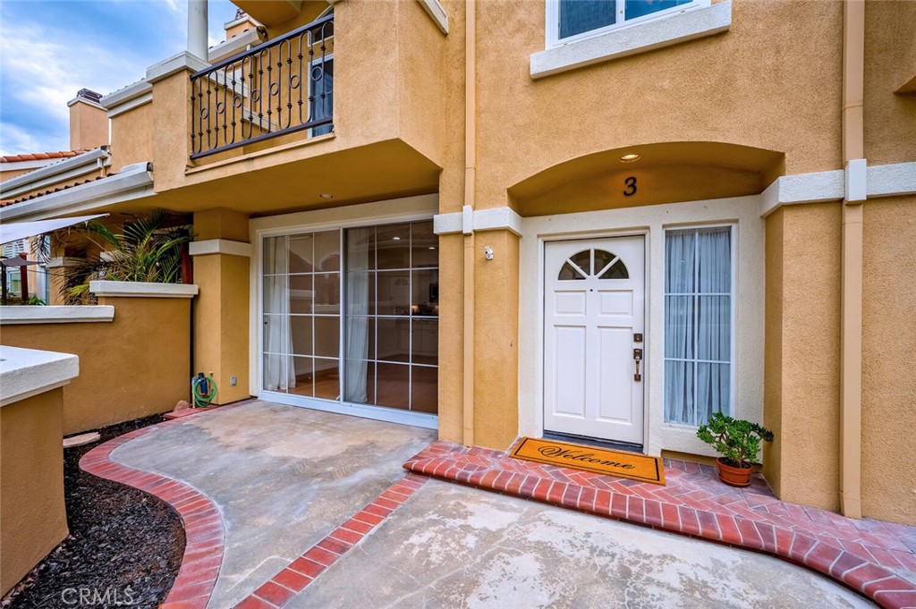 Applause (APP) - Residential Lease