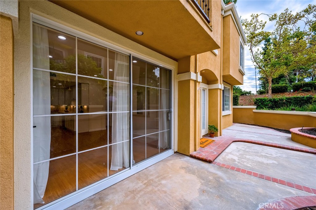 Applause (APP) - Residential Lease